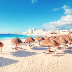 Cancun_beach,_Mexico-430x288